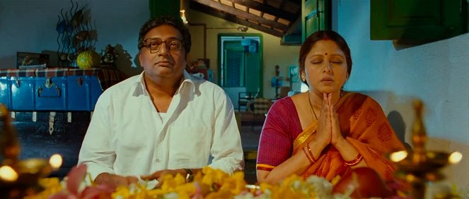 Seethamma Vakitlo Sirimalle Chettu - Z filmu - Prakash Raj, Jayasudha