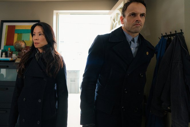 Jak prosté - Mrtvý superhrdina - Z filmu - Lucy Liu, Jonny Lee Miller