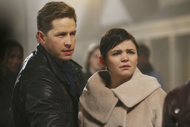 Bylo, nebylo - Není lehké být zelená - Z filmu - Josh Dallas, Ginnifer Goodwin