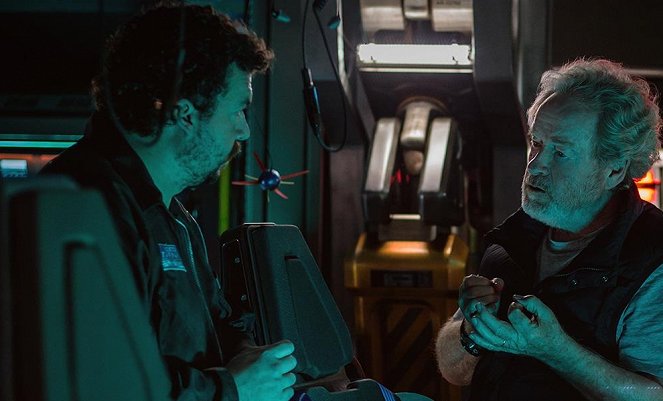 Vetřelec: Covenant - Z natáčení - Danny McBride, Ridley Scott