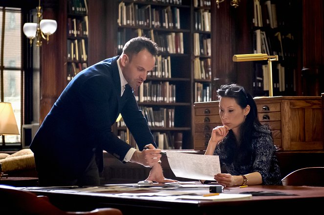 Sherlock a Watsonová - The Grand Experiment - Z filmu - Jonny Lee Miller, Lucy Liu