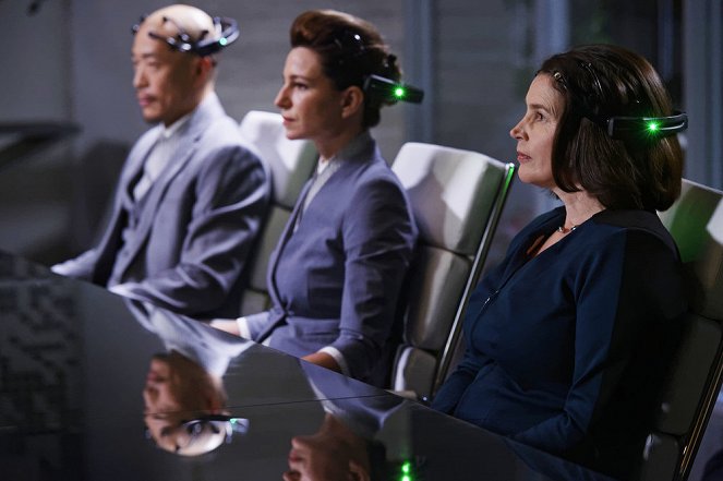 Incorporated - Human Resources - Z filmu - Julia Ormond