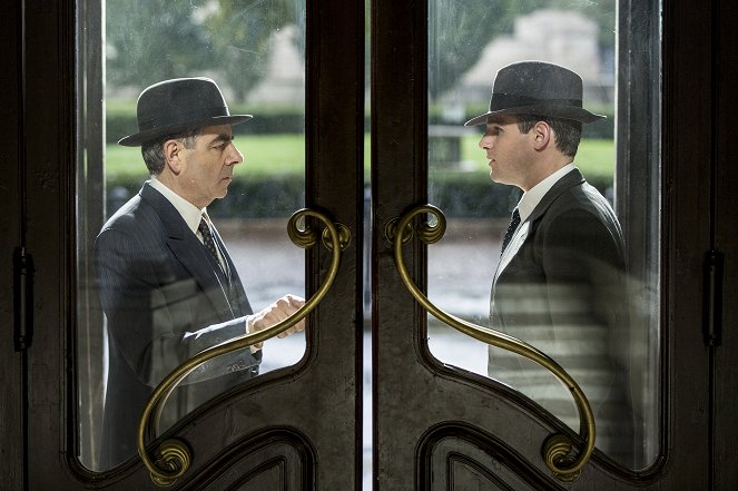 Maigret - Maigret a případ mrtvého muže - Z filmu - Rowan Atkinson, Leo Staar