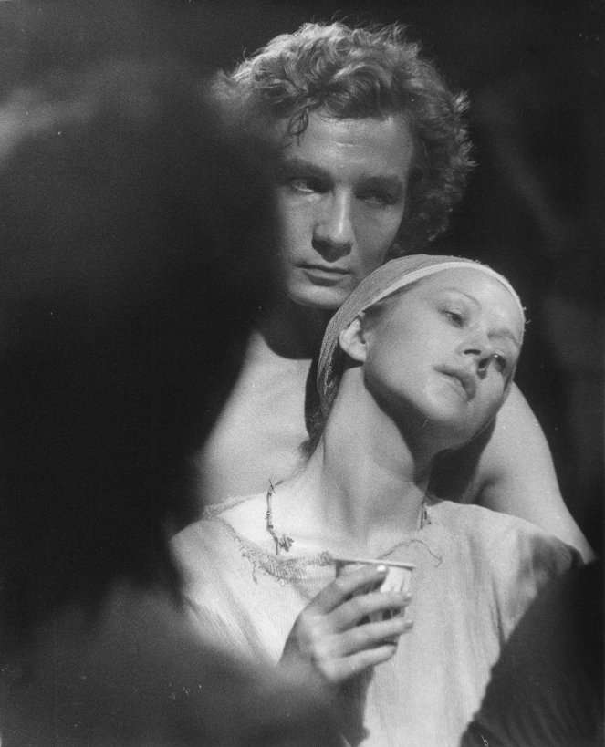 Hamlet - Z filmu - Helen Mirren
