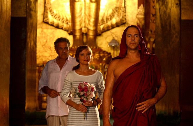 Hotel snů - Myanmar - Z filmu - Christian Kohlund, Marion Mitterhammer, Sven Martinek