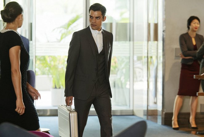 Incorporated - Cost Containment - Z filmu - Sean Teale