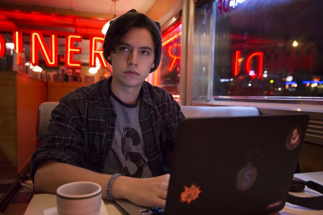 Riverdale - Kapitola 1: Říční břeh - Z filmu - Cole Sprouse