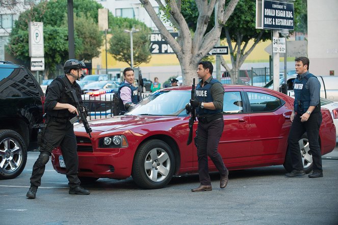 Seamus Dever, Jon Huertas, Nathan Fillion