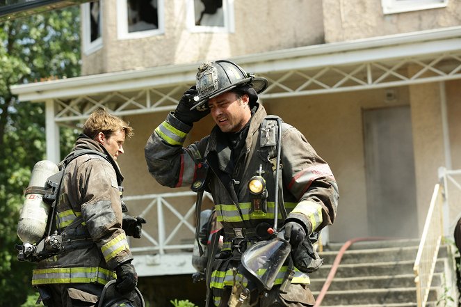 Chicago Fire - Ať hoří - Z filmu - Jesse Spencer, Taylor Kinney