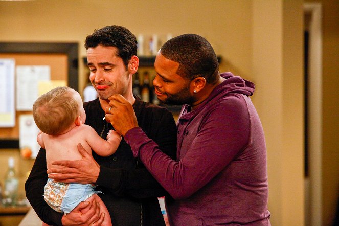 Guys with Kids - Pilot - Z filmu - Jesse Bradford, Anthony Anderson