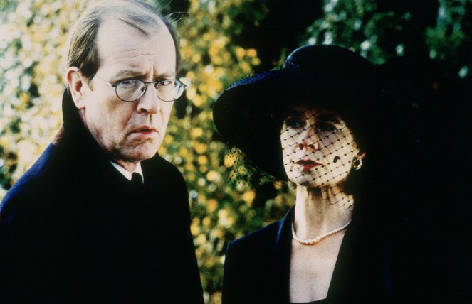 Vraždy v Midsomeru - Temný podzim - Z filmu - Alan Howard, Celia Imrie