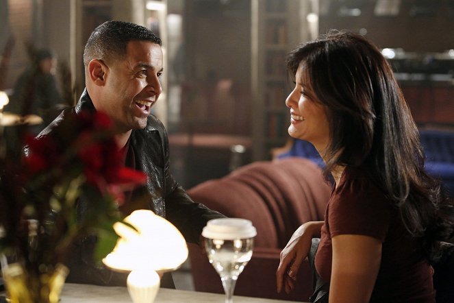 Castle na zabití - Hříšníkova smrt - Z filmu - Jon Huertas, Kelly Hu