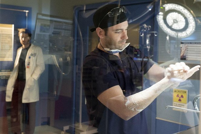 Nemocnice Chicago Med - Extreme Measures - Z filmu - Colin Donnell