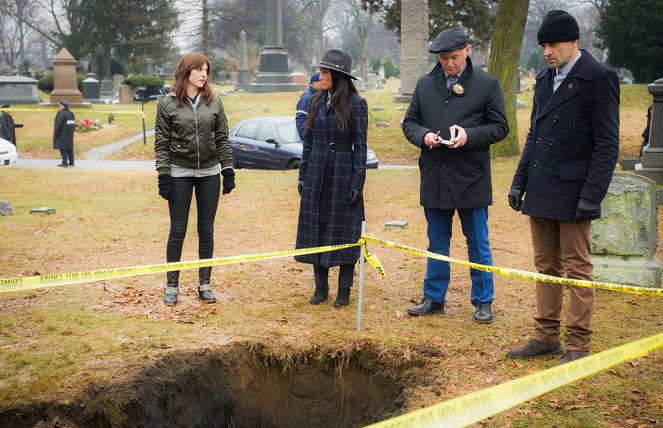 Ophelia Lovibond, Lucy Liu, Aidan Quinn, Jonny Lee Miller