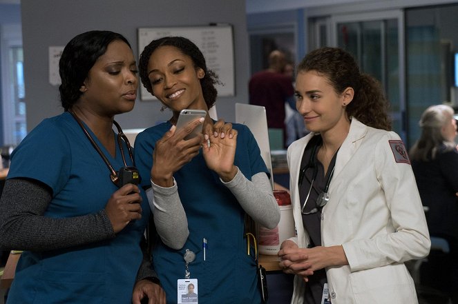 Nemocnice Chicago Med - Saints - Z filmu - Marlyne Barrett, Yaya DaCosta, Rachel DiPillo