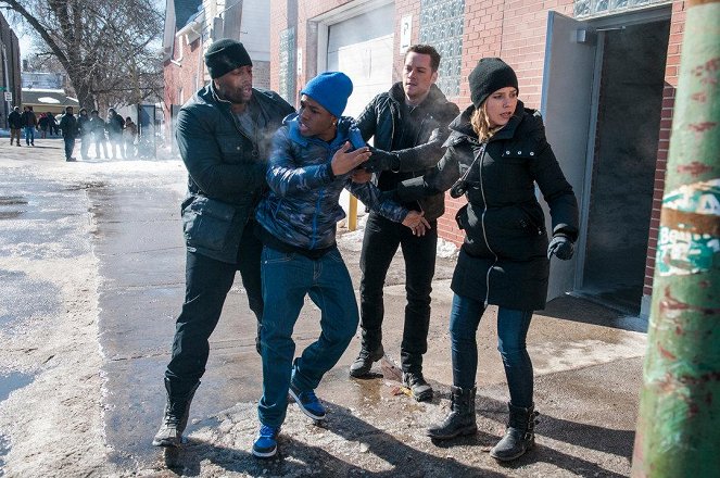 Polícia Chicago - Get Back to Even - Z filmu - Laroyce Hawkins, Jesse Lee Soffer, Sophia Bush