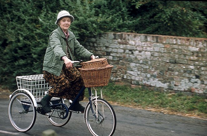 Vraždy v Midsomeru - Smrt staré dámy - Z filmu - Renée Asherson