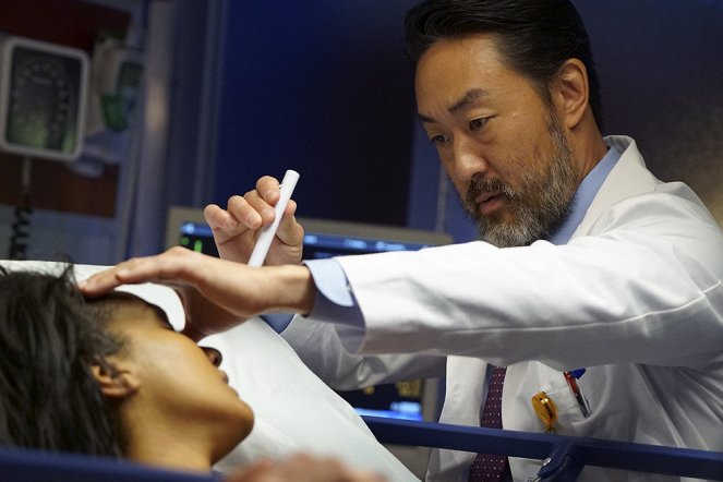 Nemocnice Chicago Med - Love Hurts - Z filmu - Kenneth Choi