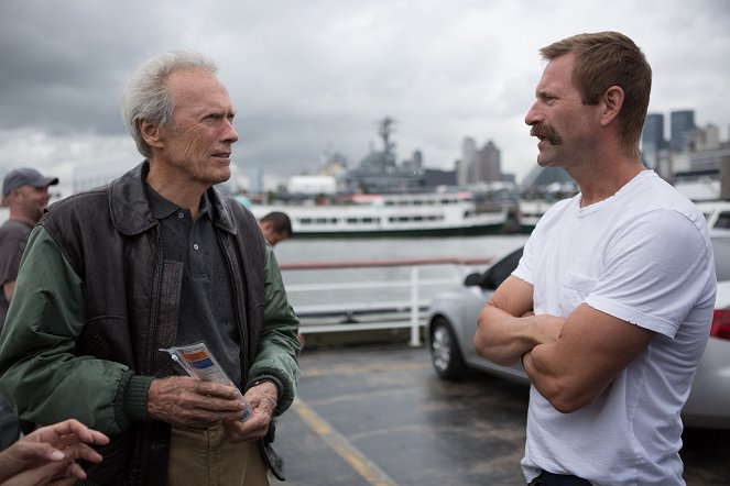 Sully: Zázrak na řece Hudson - Z natáčení - Clint Eastwood, Aaron Eckhart