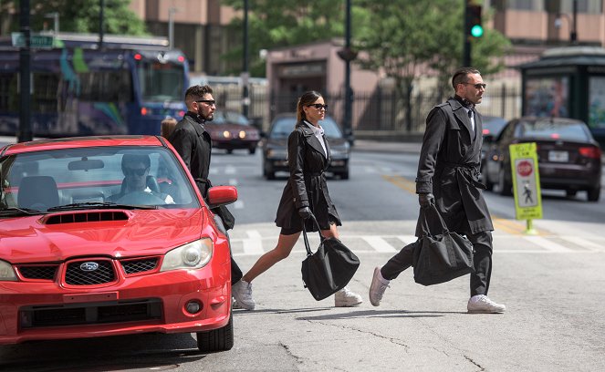 Baby Driver - Z filmu - Ansel Elgort, Jon Bernthal, Eiza González, Jon Hamm