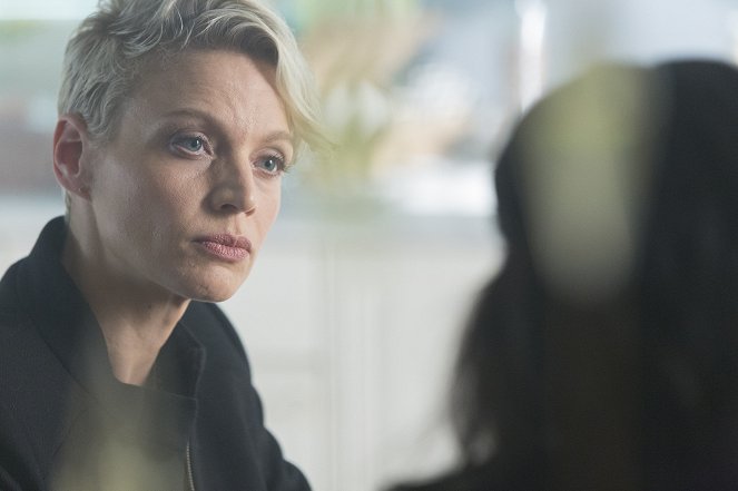 Motiv - Štír a žába - Z filmu - Kristin Lehman