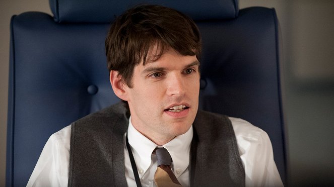 Viceprezident(ka) - Signály - Z filmu - Timothy Simons