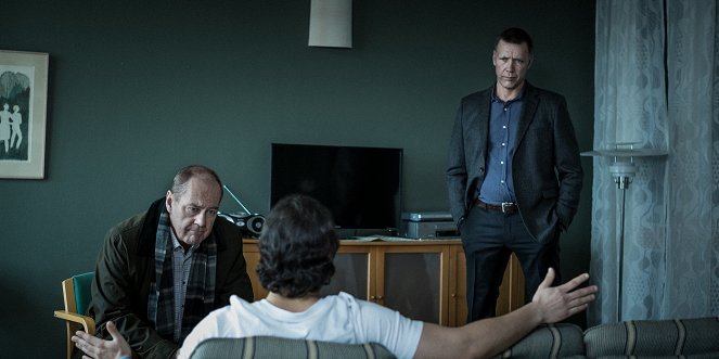 Stíny nad Stockholmem - Rodinná záležitost - Z filmu - Peter Haber, Mikael Persbrandt
