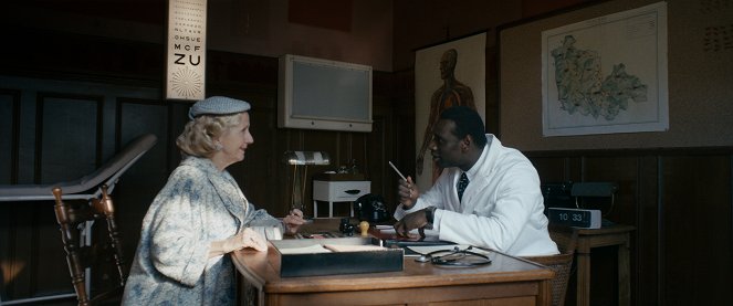 Doktor Knock - Z filmu - Hélène Vincent, Omar Sy