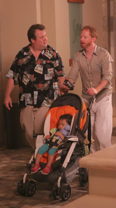 Taková moderní rodinka - Havaj - Z filmu - Eric Stonestreet, Jesse Tyler Ferguson