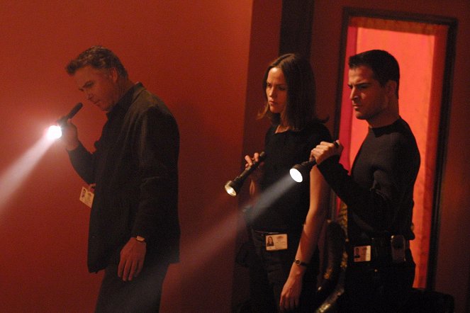 Kriminálka Las Vegas - Season 2 - Hriešny mních - Z filmu - William Petersen, Jorja Fox, George Eads
