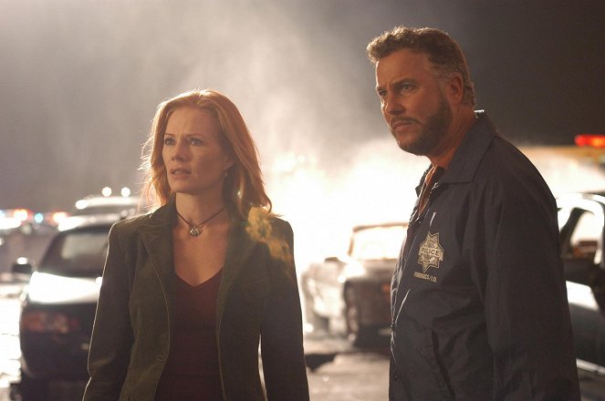 Kriminálka Las Vegas - Grissom versus sopka - Z filmu - Marg Helgenberger, William Petersen