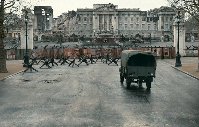 SS-GB: Hitler v Británii - Epizoda 1 - Z filmu