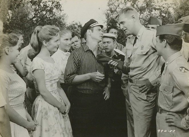 Rally 'Round the Flag, Boys! - Z filmu - Tuesday Weld, Dwayne Hickman, Tom Gilson