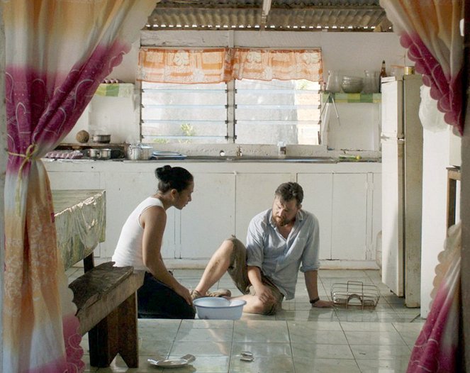 Somewhere in Tonga - Z filmu - Lolohea Lin, Sascha Alexander Geršak