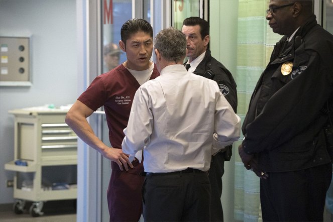 Nemocnice Chicago Med - Zrcadlení - Z filmu - Brian Tee