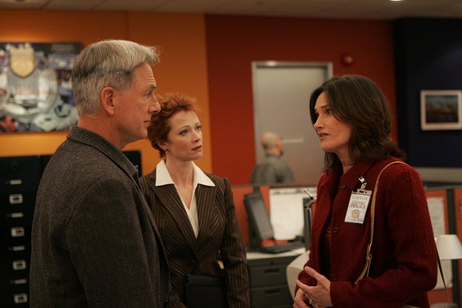 Mark Harmon, Lauren Holly, Chelsea Field