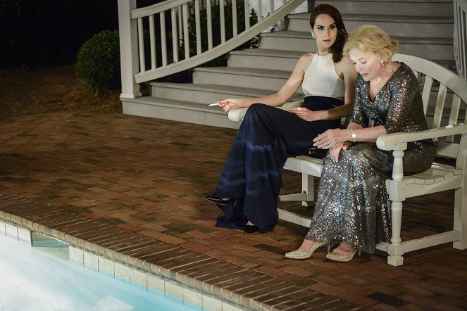 Michelle Dockery, Holland Taylor