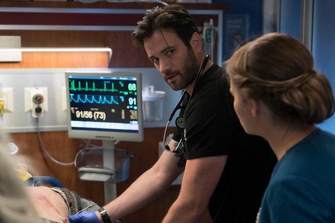 Chicago Med - Naughty or Nice - Z filmu - Colin Donnell