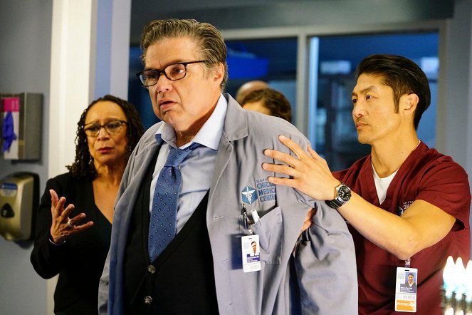 Chicago Med - Naughty or Nice - Z filmu - S. Epatha Merkerson, Oliver Platt, Brian Tee