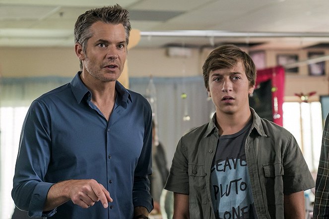 Timothy Olyphant, Skyler Gisondo