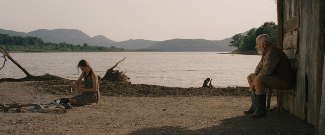 Kukuřičný ostrov - Z filmu - Mariam Buturishvili, İlyas Salman