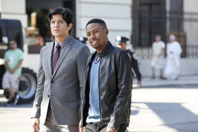 Křižovatka smrti - Two Days or the Number of Hours Within That Timeframe - Z filmu - Jon Foo, Justin Hires