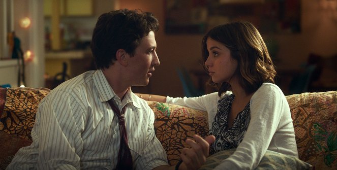 Týpci a zbraně - Z filmu - Miles Teller, Ana de Armas