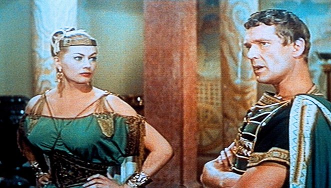 Ve jménu Říma - Z filmu - Anita Ekberg, Georges Marchal