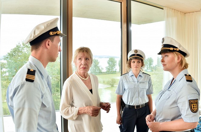 Pobřežní stráž - Sklouznutí - Z filmu - Barbara M. Ahren, Wendy Güntensperger, Floriane Daniel