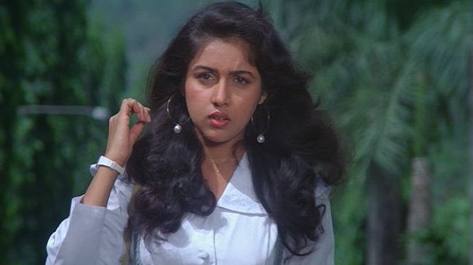 Love - Z filmu - Revathi