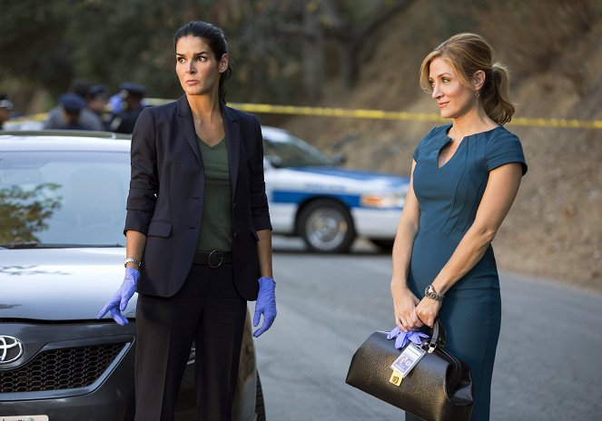 Rizzoli & Isles: Vraždy na pitevně - Na místě činu - Z filmu - Angie Harmon, Sasha Alexander