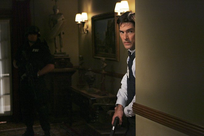 Criminal Minds - Season 2 - The Fisher King: Part 2 - Photos - Thomas Gibson