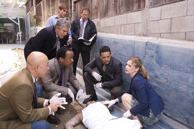 Michael Paul Chan, Tony Denison, Robert Gossett, Raymond Cruz, Kyra Sedgwick