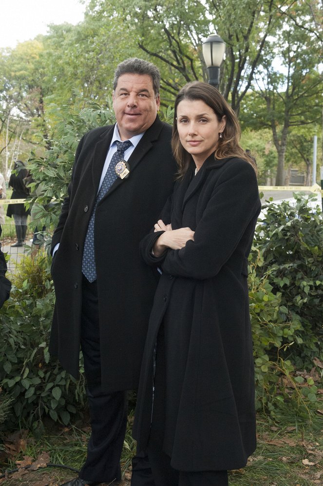 Steve Schirripa, Bridget Moynahan